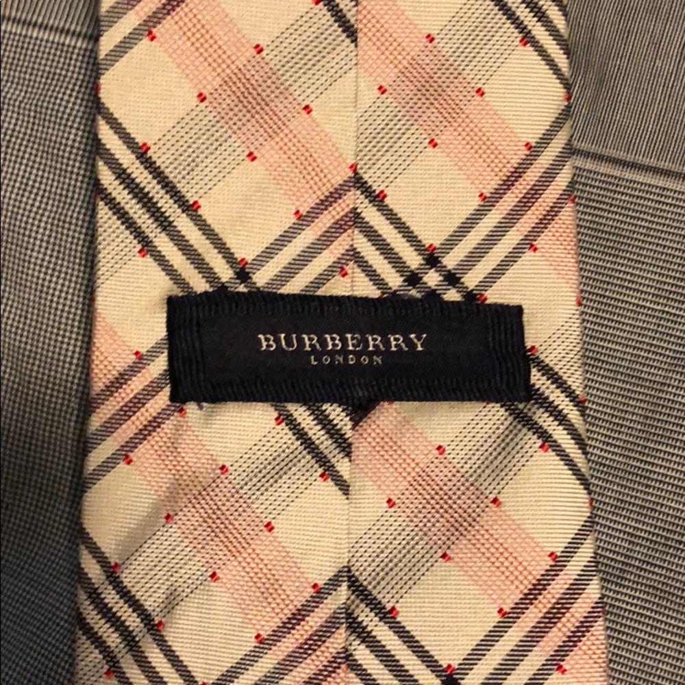 Burberry Tie - Picture 2 of 3